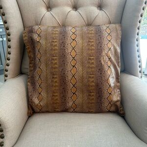 Dransfield & Ross New York Snake Skin Print Pillow Case Cover